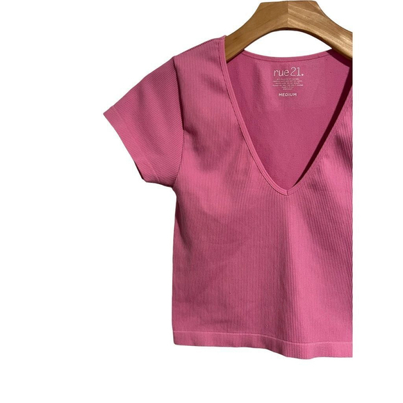 Rue 21 Pink Ribbed V Neck Crop Top - Medium - Picture 2 of 5